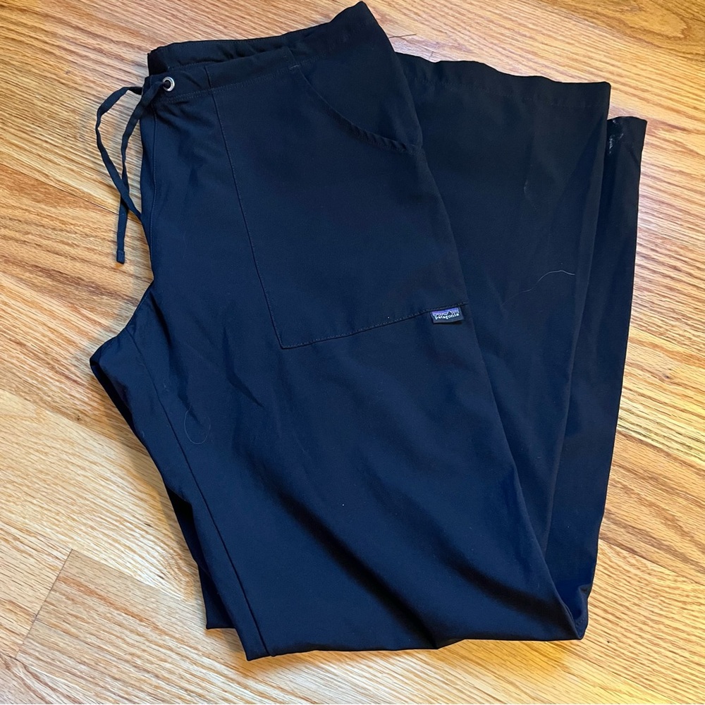 Patagonia black drawstring pants size 6
